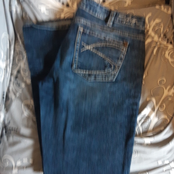 Silver Jeans - Picture 1 of 3